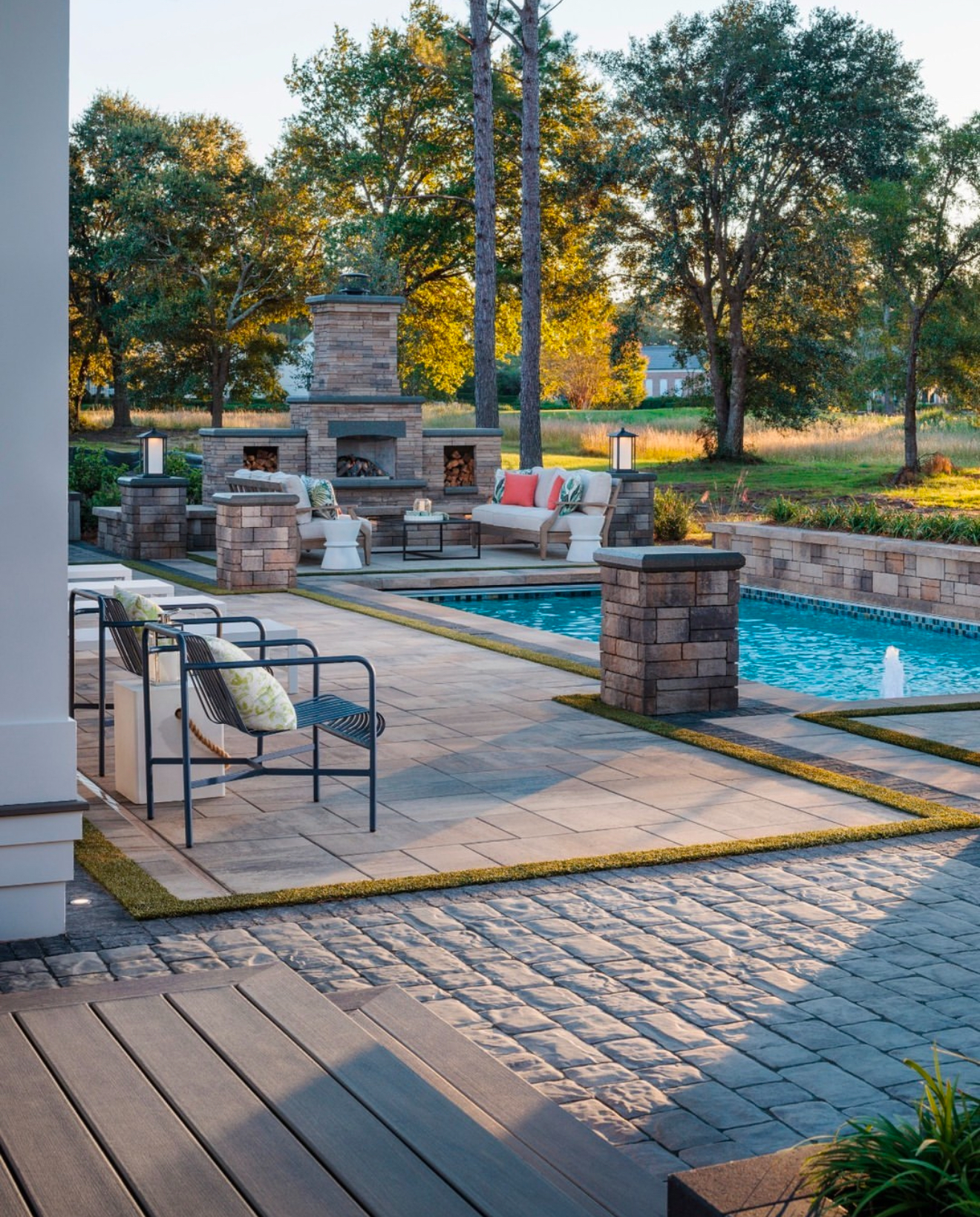 Pool & Outdoor Areas