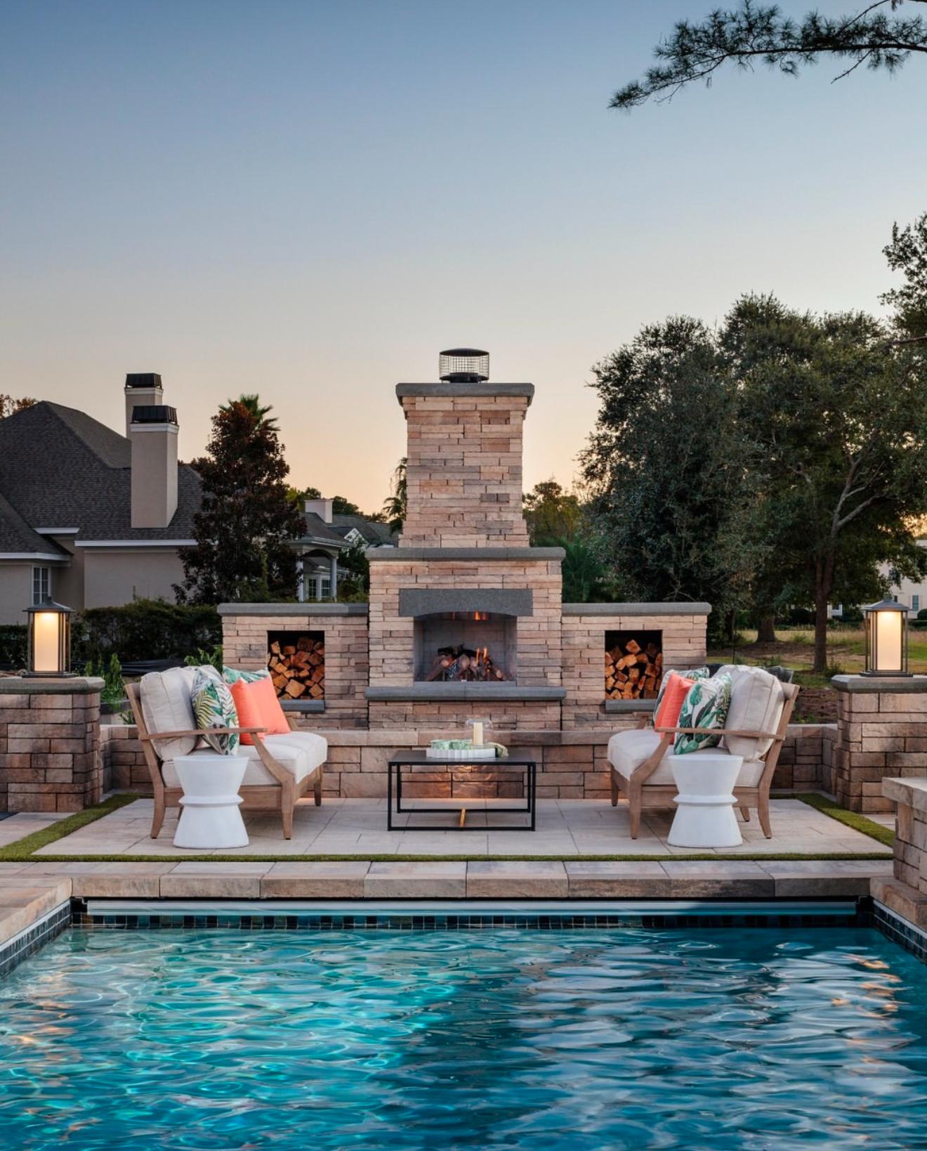 Pool & Outdoor Areas